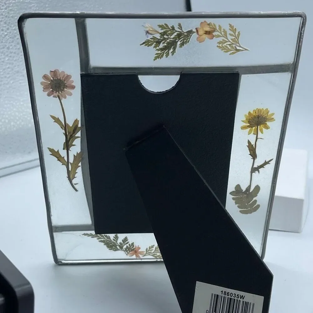 Vintage Worldmarket dried flower leaded rectangular picture frame